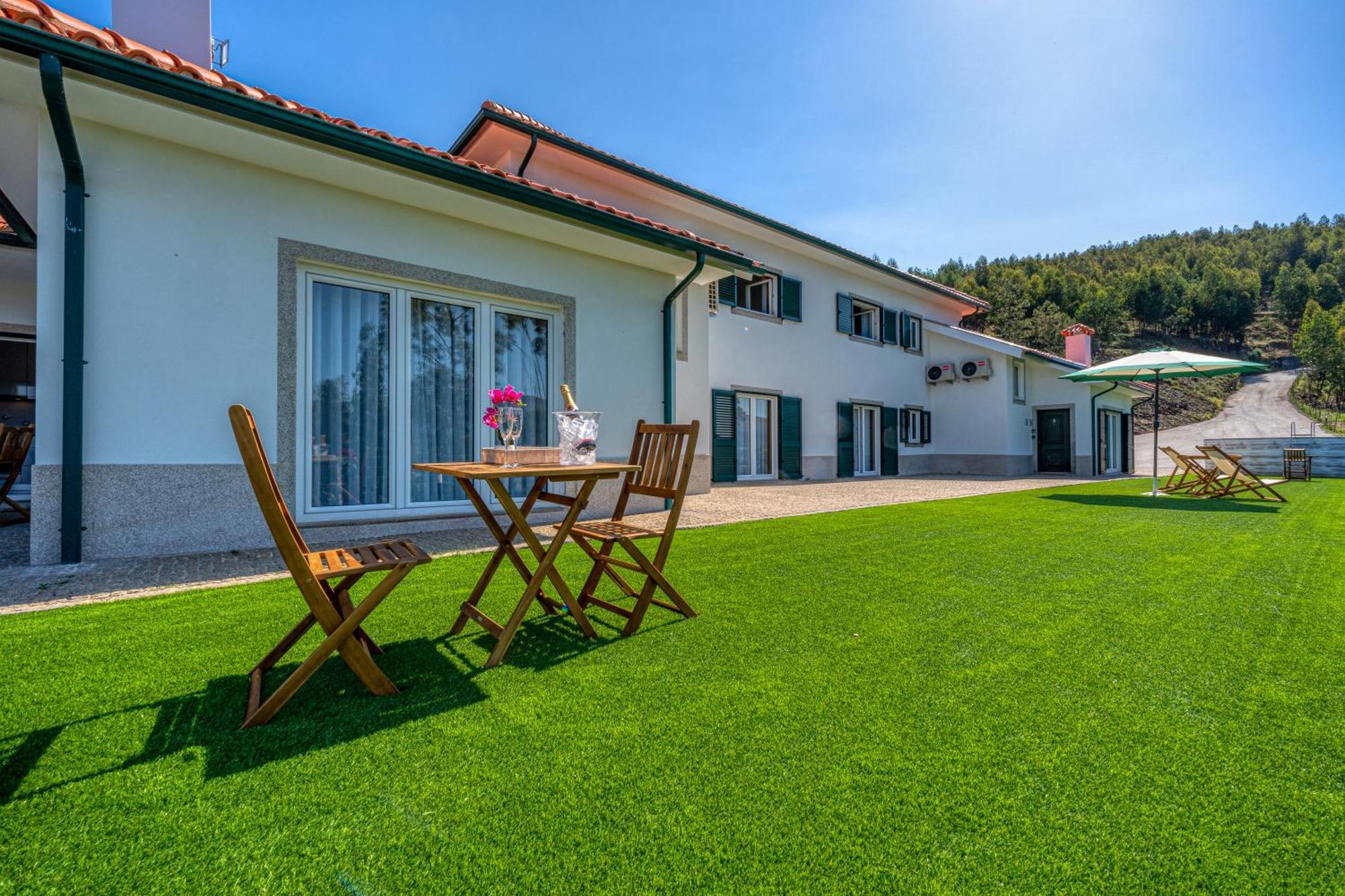 Central Suites Arouca Exterior photo